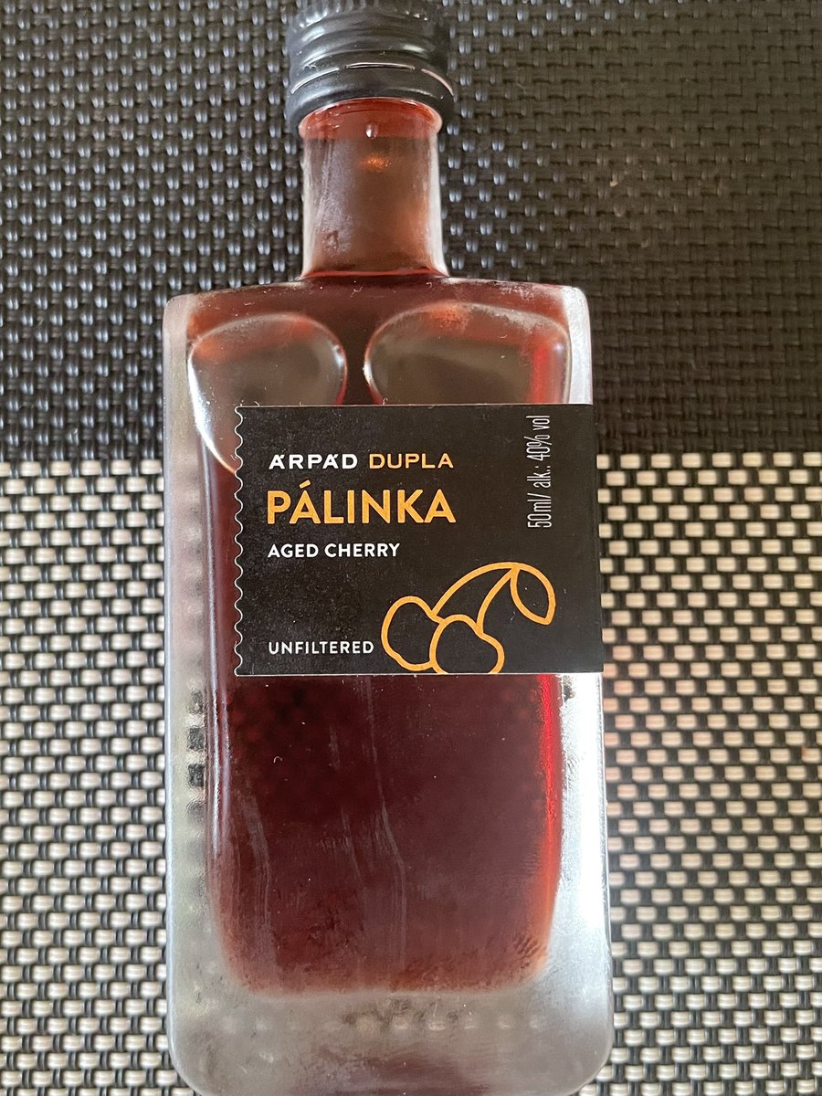 奥様がお土産で貰って来たパリンカ（Pálinka）というハンガリーの