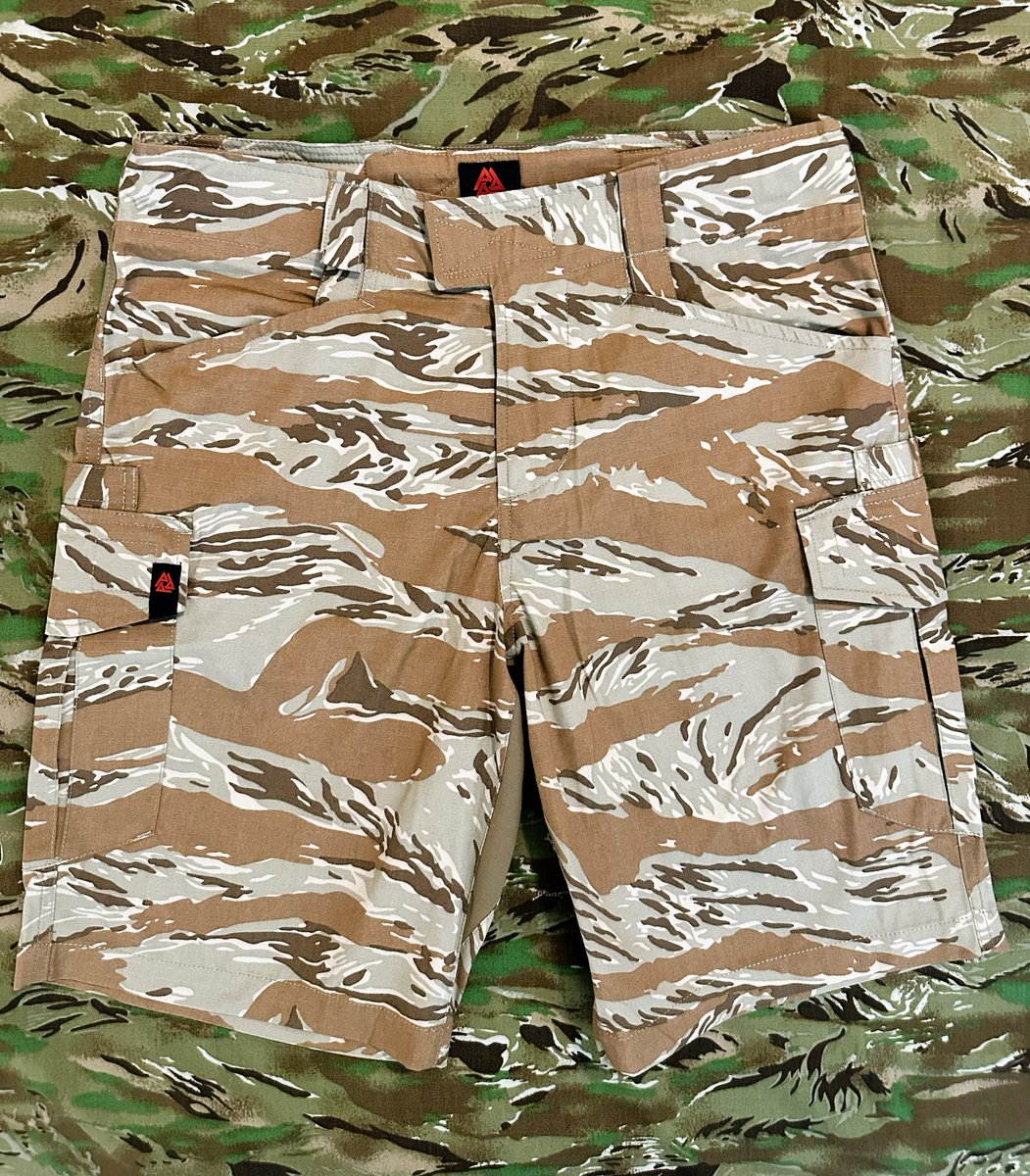 TripleATactical's tweet photo. One of my favorite arid camo patterns.

Camo Pattern: 🇺🇸American Tiger Stripe (Desert)

Fabric Material: 50/50 nylon-cotton rip-stop

IRR Compliant: YES

#tigerstripe #desert #camo #aaa #getinmyshorts https://t.co/4c35RTxG0E