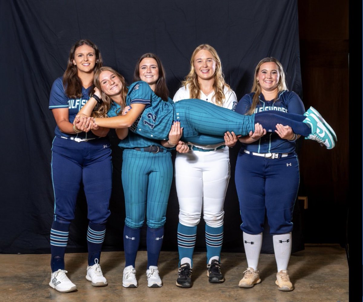taylor_bjorgum's tweet photo. Thank you @LadyFinsSB for an amazing 6 years! I am so proud of our team even though it didn’t go as planned. I’m going to miss playing on the diamond with these talented girls. I’m so excited for the next chapter at @lbwsoftball and ready to go do big things. Go Saints! https://t.co/zeQE5RuAa3