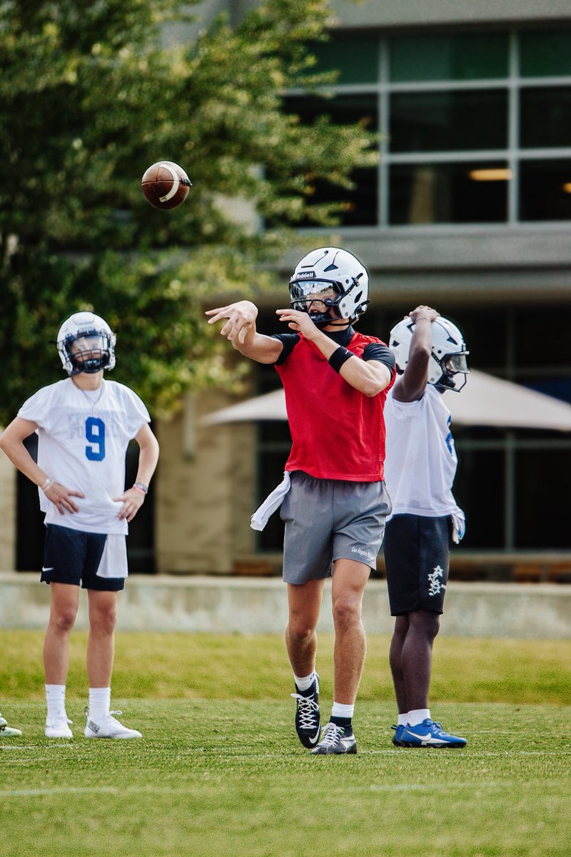 DonoQb's tweet photo. SPRING BALL✌️ @EHSSports 
really looking forward to this season and can’t wait to go to battle with my guys! https://t.co/fO91ODFSpQ