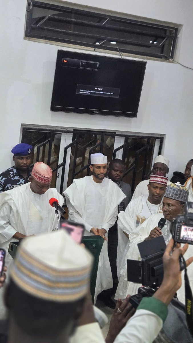 Asad_Mukty's tweet photo. Gov @Kyusufabba arrives Aminu Kano International Airport this night to bid farewell to first batch of intending pilgrims from Kano.

#Hajj2026 https://t.co/TpgHtgEY9t