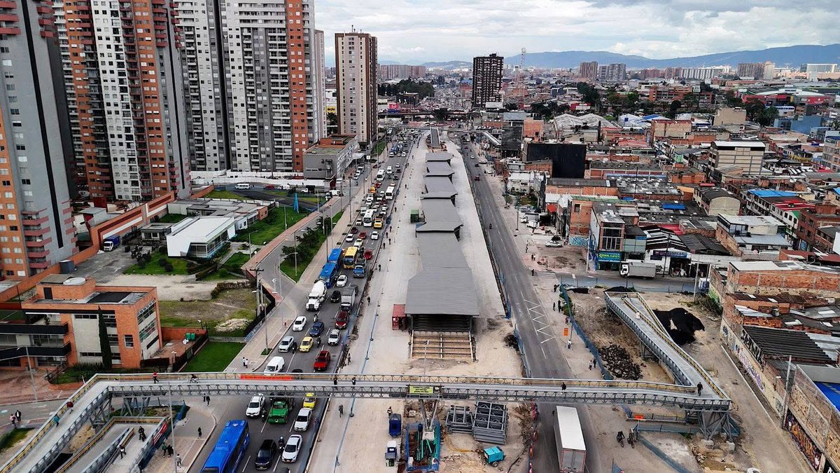 educomando's tweet photo. #ConstruyendoPaís #Colombia #Bogotá #Transmilenio https://t.co/BsRblFcbSu