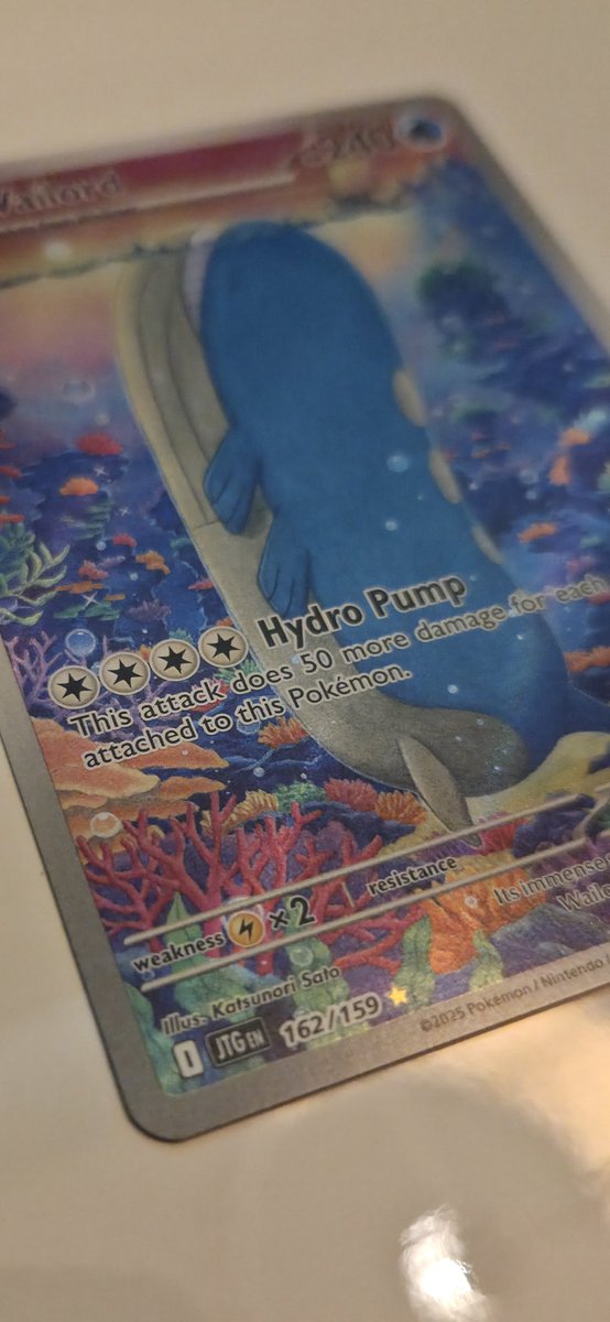 BaseBossYT's tweet photo. Wailord from Journey Together illustrated by Katsunori Sato 🌊🐋 

The colors, the ocean atmosphere, and that MASSIVE Wailord make this artwork stand out so much.

One of the most underrated artworks in the set or not? 👀 https://t.co/rTpIUJAi1J
