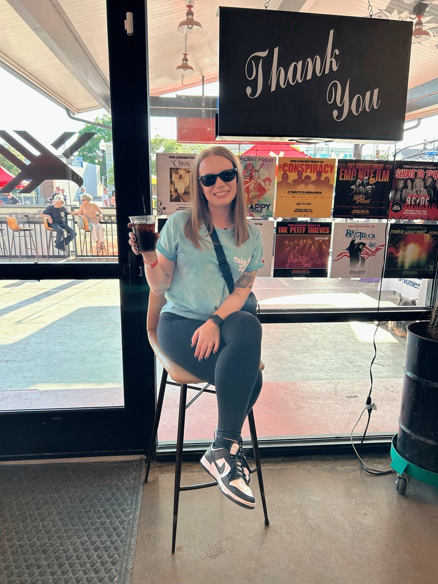 caitjarrell's tweet photo. 🎸 https://t.co/vVIbrY9sIQ