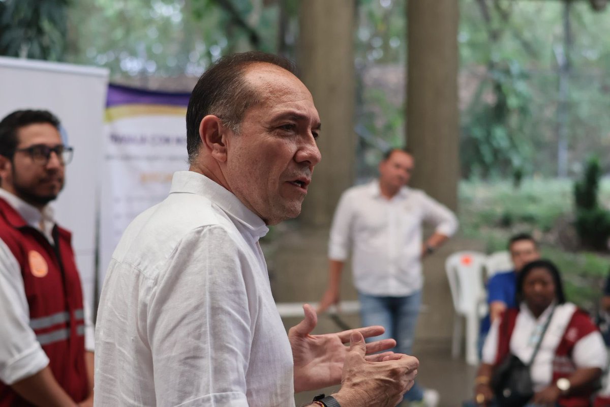 AntonioSanguino's tweet photo. La Sucursal del Cielo también tiene que ser una ciudad de dignidad, inclusión y oportunidades para todas y todos. ✊🇨🇴  

Hoy en Cali firmamos el Pacto por el Trabajo Digno y Decente para Personas con Discapacidad, una alianza construida junto al @SENAComunica, cajas de compensación, empresas y organizaciones sociales para ampliar el acceso a empleo digno, con derechos e igualdad.  

Con acciones concretas seguimos construyendo justicia social. #ConDignidadCumplimos