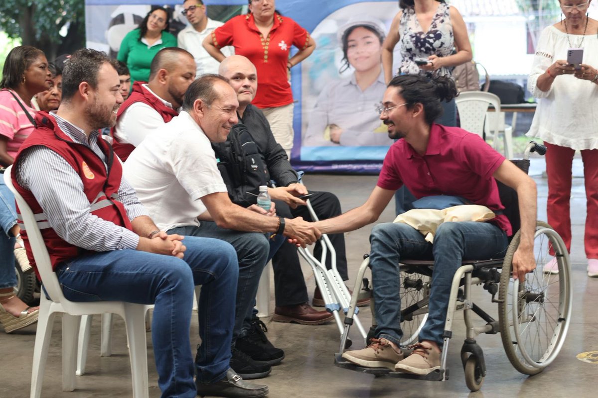 AntonioSanguino's tweet photo. La Sucursal del Cielo también tiene que ser una ciudad de dignidad, inclusión y oportunidades para todas y todos. ✊🇨🇴  

Hoy en Cali firmamos el Pacto por el Trabajo Digno y Decente para Personas con Discapacidad, una alianza construida junto al @SENAComunica, cajas de compensación, empresas y organizaciones sociales para ampliar el acceso a empleo digno, con derechos e igualdad.  

Con acciones concretas seguimos construyendo justicia social. #ConDignidadCumplimos