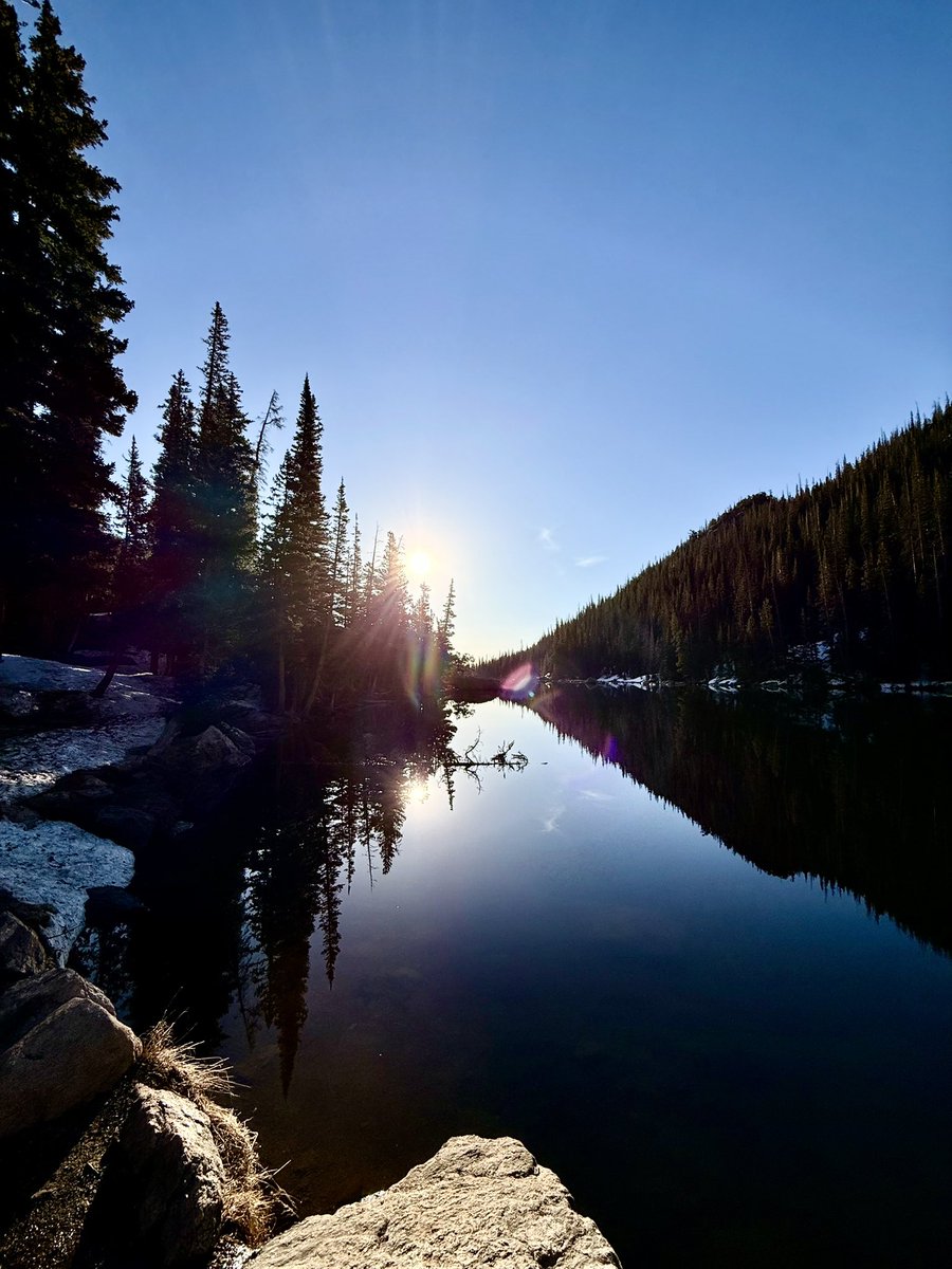 CharlotteD52769's tweet photo. Dream lake was mesmerizing! #dreamlake #bearlaketrail #rmnp #coloroado https://t.co/hMmOzAMc9f