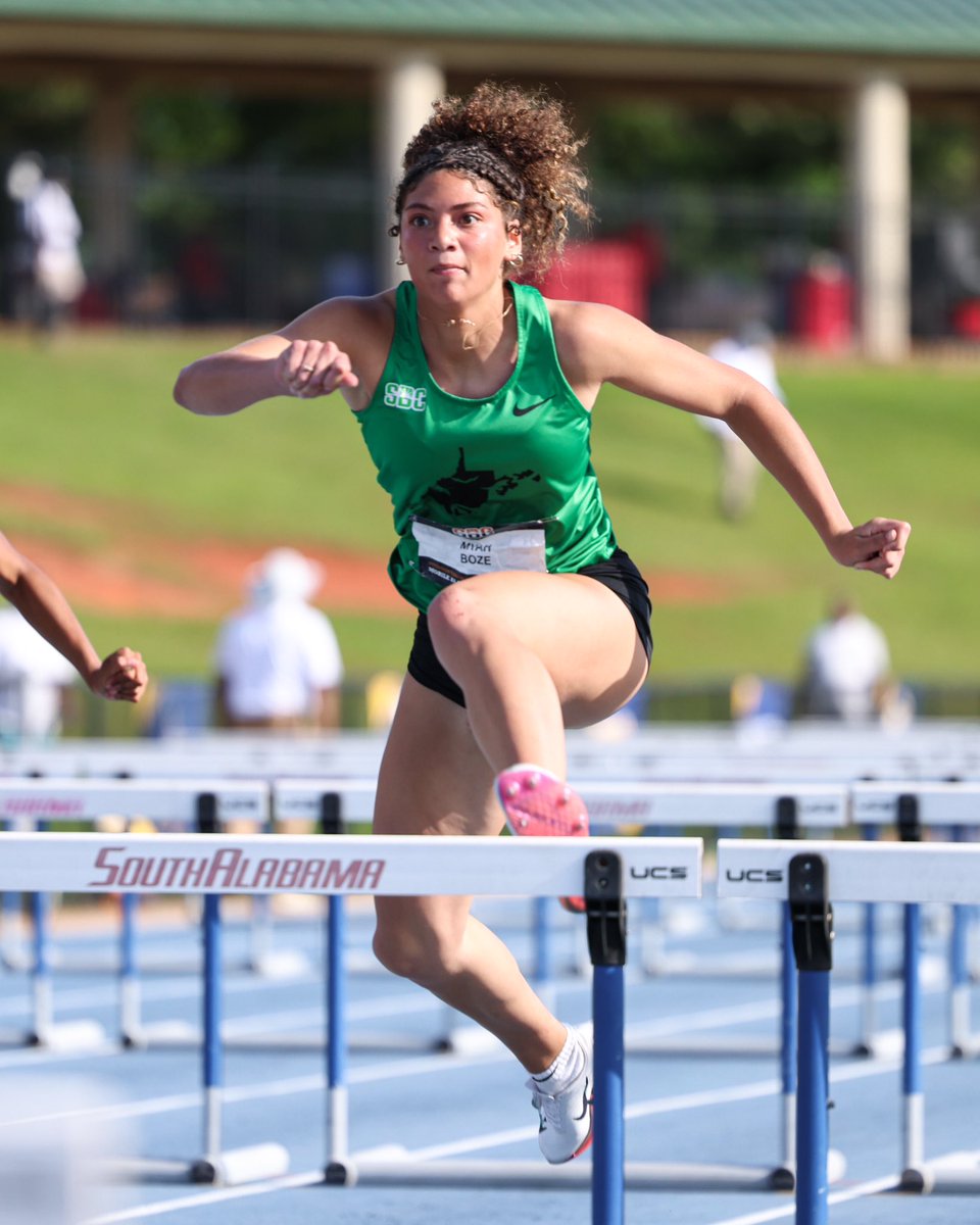 HerdTFXC's tweet photo. Alayezia Williams (13.89), Azurie Garrett (13.96), and Myah Boze (14.02) all qualify for the 110mH Finals! All three set Personal Bests in the process! https://t.co/RUL5UQ5zSw