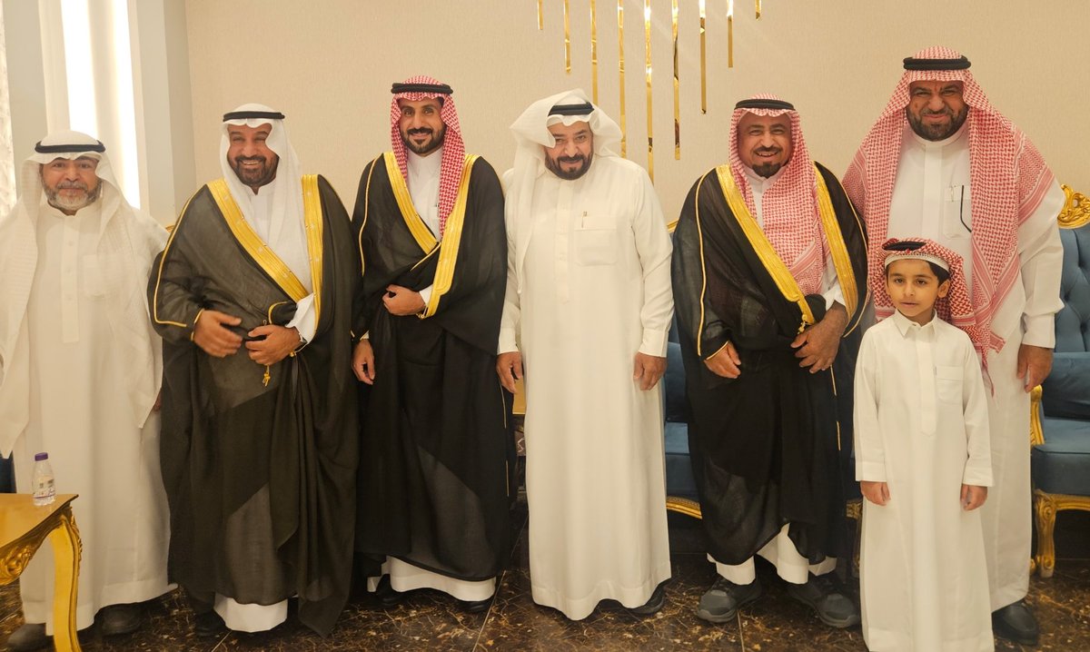 altweherNews's tweet photo. (اللهم بارك لهما وبارك عليهما واجمع بينهما في خير) 
احتفلت عائلة الطوبهر بزواج الشاب راشد موسى حمود الطويهر على بنت عبدالله بن سعد الجلعود وقد حضر الحفل جمع من الأقارب والأصدقاء الذين قدموا أجمل التهاني للعريس واقاربه.. اللهم وفق العريسين وأرزقهم الذرية الصالحة..والف مبروك. https://t.co/zk5QrLOwfc