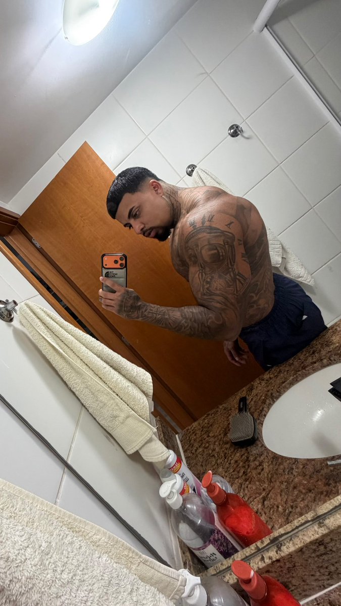 Hygorino's tweet photo. 🤳🏾 https://t.co/QuJ85bPbnN