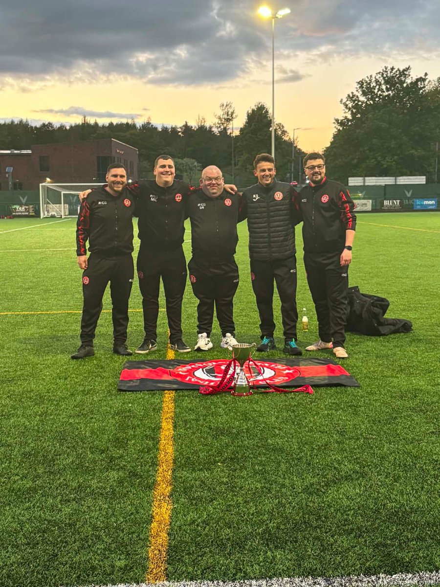 markc6799's tweet photo. Unbelievable feeling once again @ToryglenTHFC . Outstanding performance from everyone on the night 🔴⚫️🏆 https://t.co/eaHW0dgx1b
