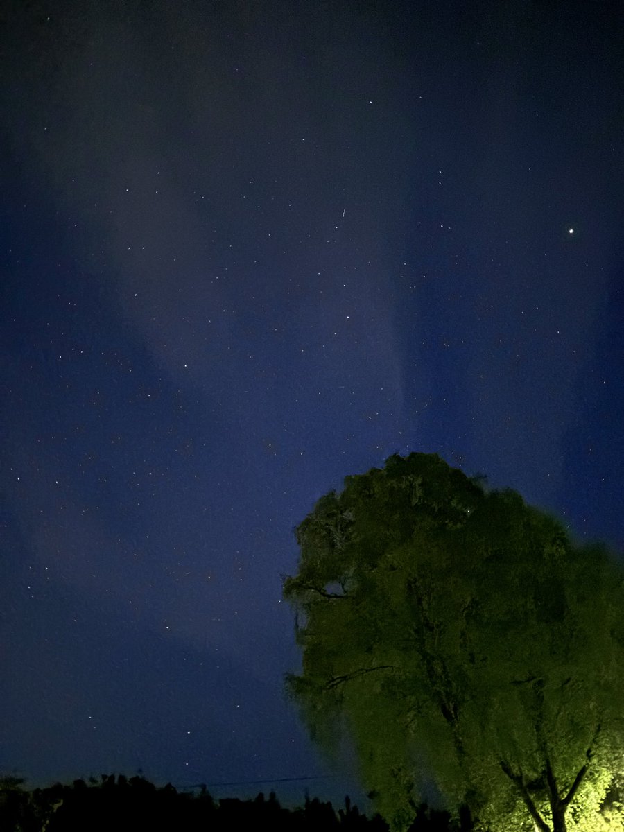CathDearg's tweet photo. Incredible night sky during the week. Such a magical treat ✨ more please 🫶🏼
#northernlights #aurora2026 @KildareMet https://t.co/AQCUin6Bc8