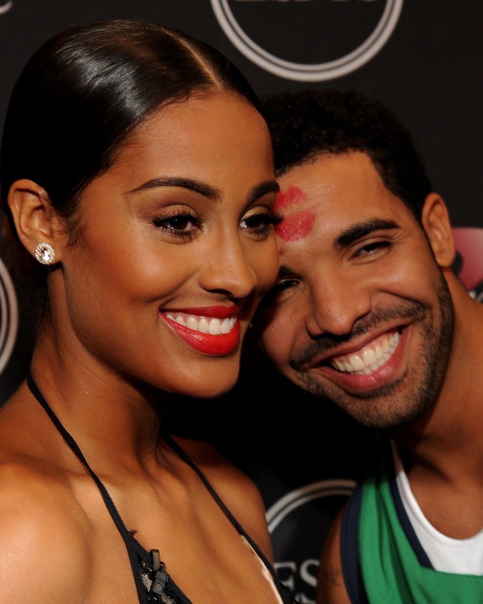 Viral Drake tweet media