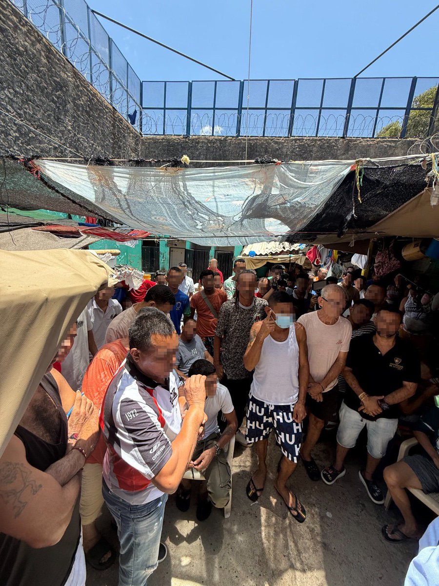 CConstitucional's tweet photo. La Sala Especial de Seguimiento ordenó la práctica de diversas inspecciones en establecimientos penitenciarios y carcelarios a cargo del INPEC, así como en centros de detención transitoria del país. 

Boletín: https://t.co/bakDj85N3X

1/2 https://t.co/DxPbNvEf1n