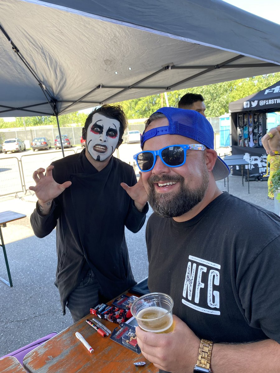 TreMPLS's tweet photo. @DanaWessel Danahausen do you have an extra key for my very nice, very evil friend? https://t.co/45rwwTXgSV