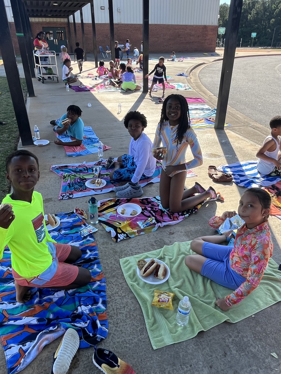 Onceuponadowdy's tweet photo. What an amazing way to end the week! @ASAP_OHES had a blast at Water Day💦. They played, danced, ate hot dogs, threw water balloons, and enjoyed time with ASAP friends. What a way to end the year! @OHES_Covington @NewtonCoSchools @DeenajSams @SamoraHoward https://t.co/pzXLidCHAc