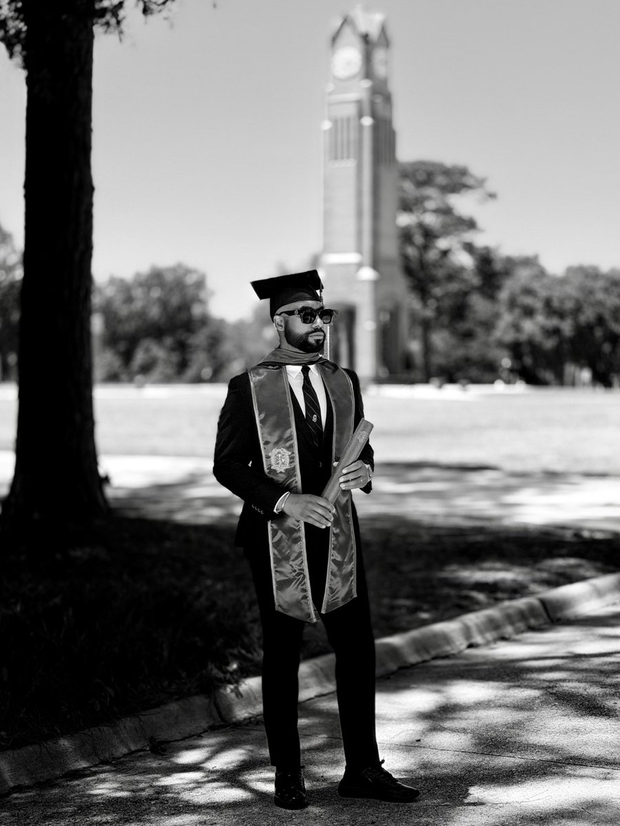NicBeem's tweet photo. Mastered it 🎓 https://t.co/RuXkVOSIQw