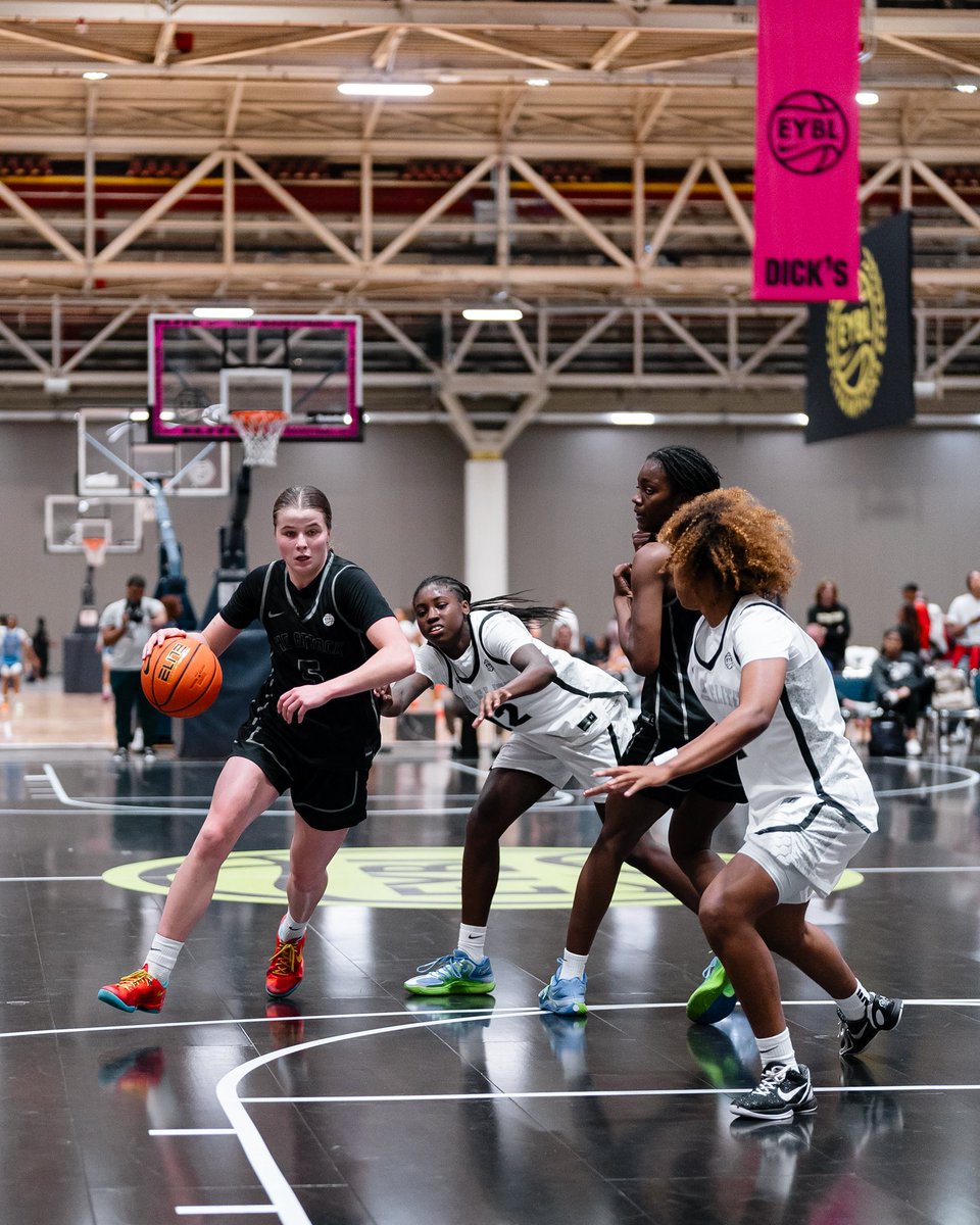 Nike Girls EYBL tweet media