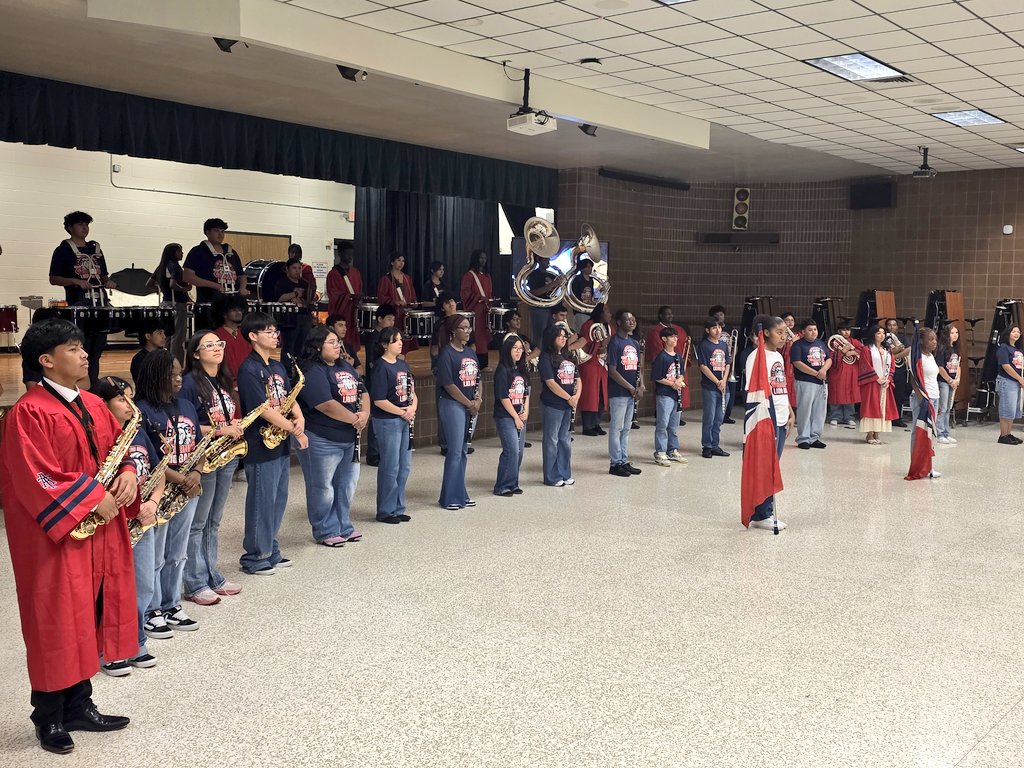 albmscounselors's tweet photo. @ATaylor_RLBand made a visit to @AlbrightMS today and sounded GREAT! We even had an opportunity to see some Albright Alum! Thank you for coming! @aliefFineArts @AliefISD https://t.co/CpgXTGjV3O