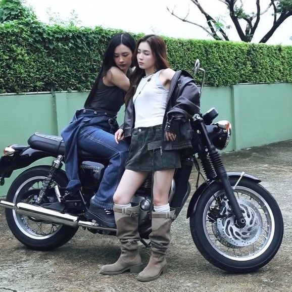 fleur & girl rules tweet media