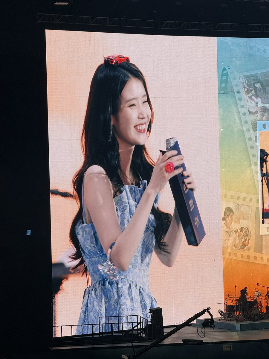 closebv's tweet photo. 5월의 반짝이느 햇살같은 지은언니! 생일 정말 축하해요🩵

#장원출신_아이유_생일입니다만
 #HAPPY_JI3UN_D4Y https://t.co/Q1UhTTYEWx