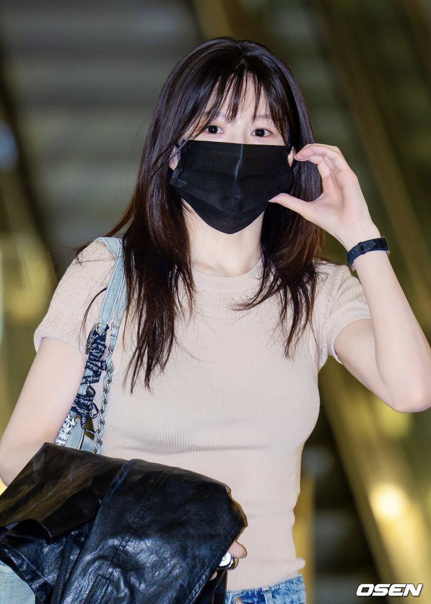 go younjung tweet media