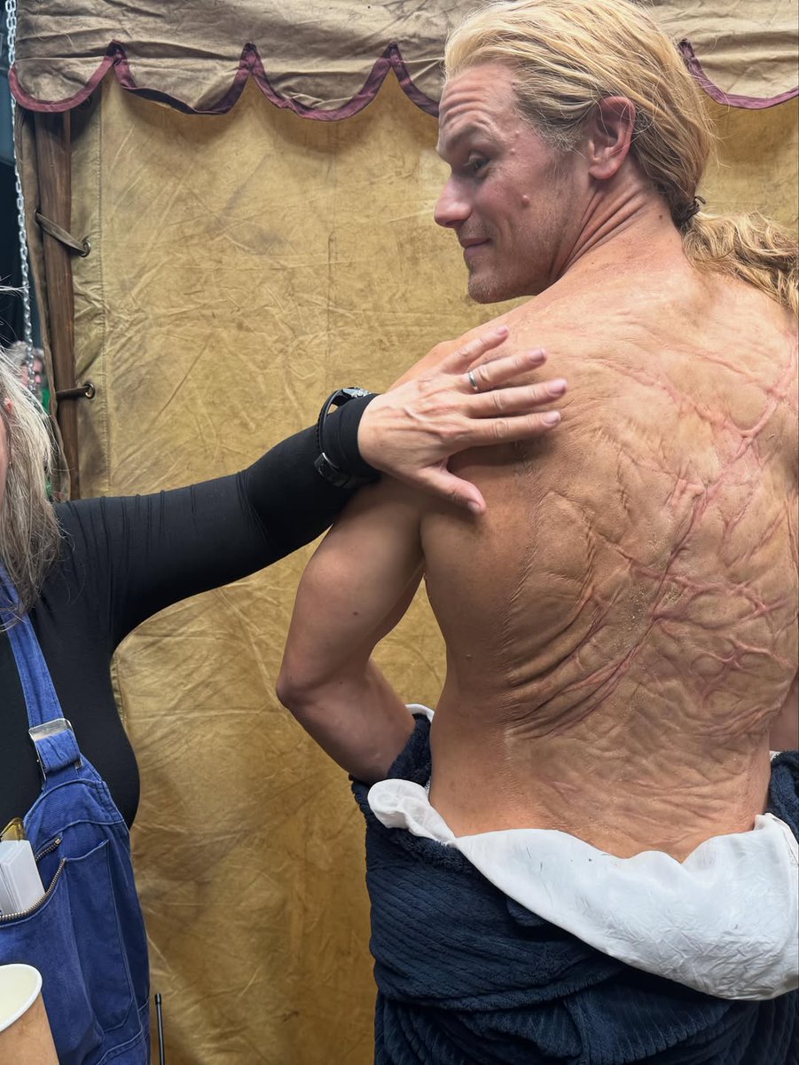 peekaboo_jen's tweet photo. "Thank you for the journey Jamie. 
Thank you for the epic story Diana.
Thank you to our incredible cast and crew.
Thank you Cait for being the best friend and scene partner.
Thank you to the fans.

Jamie and Claire forever ❤️"

What a beautiful post from Sam on Instagram. https://t.co/ev531snpVz