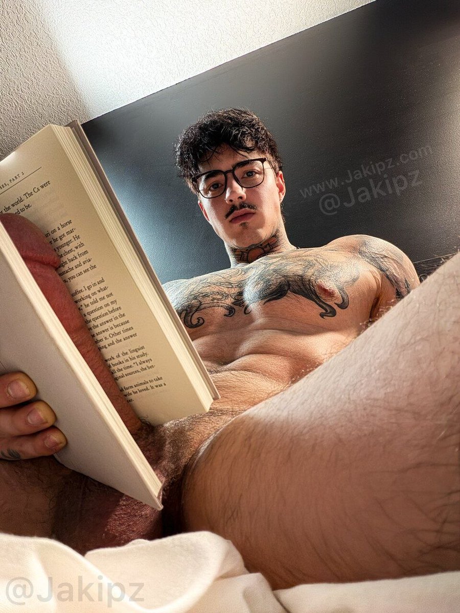 Matte695's tweet photo. God, this man is so fucking sexy and hot https://t.co/08YBEPCvJb
