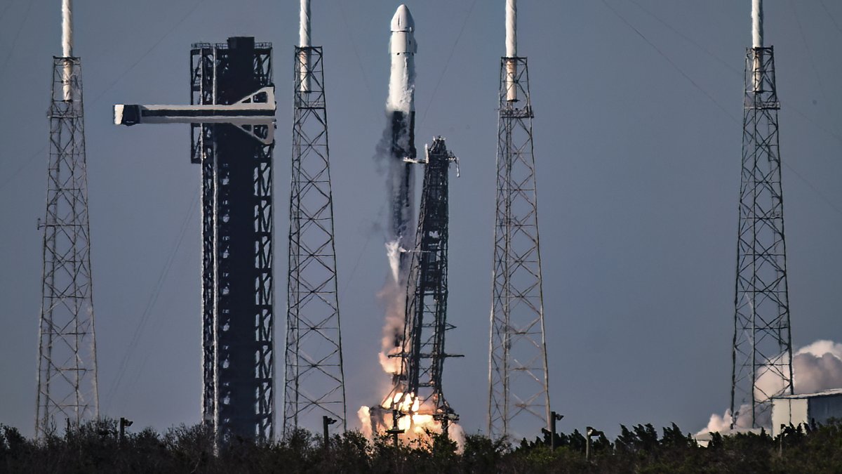 CandJImages's tweet photo. 🚀 @spacex Falcon 9 Dragon CRS-2 SpX-34 5/15/2026 @6:05pm ET

Frame Grabs from Video

By Chuck Briggs https://t.co/j4Z4swmkEx