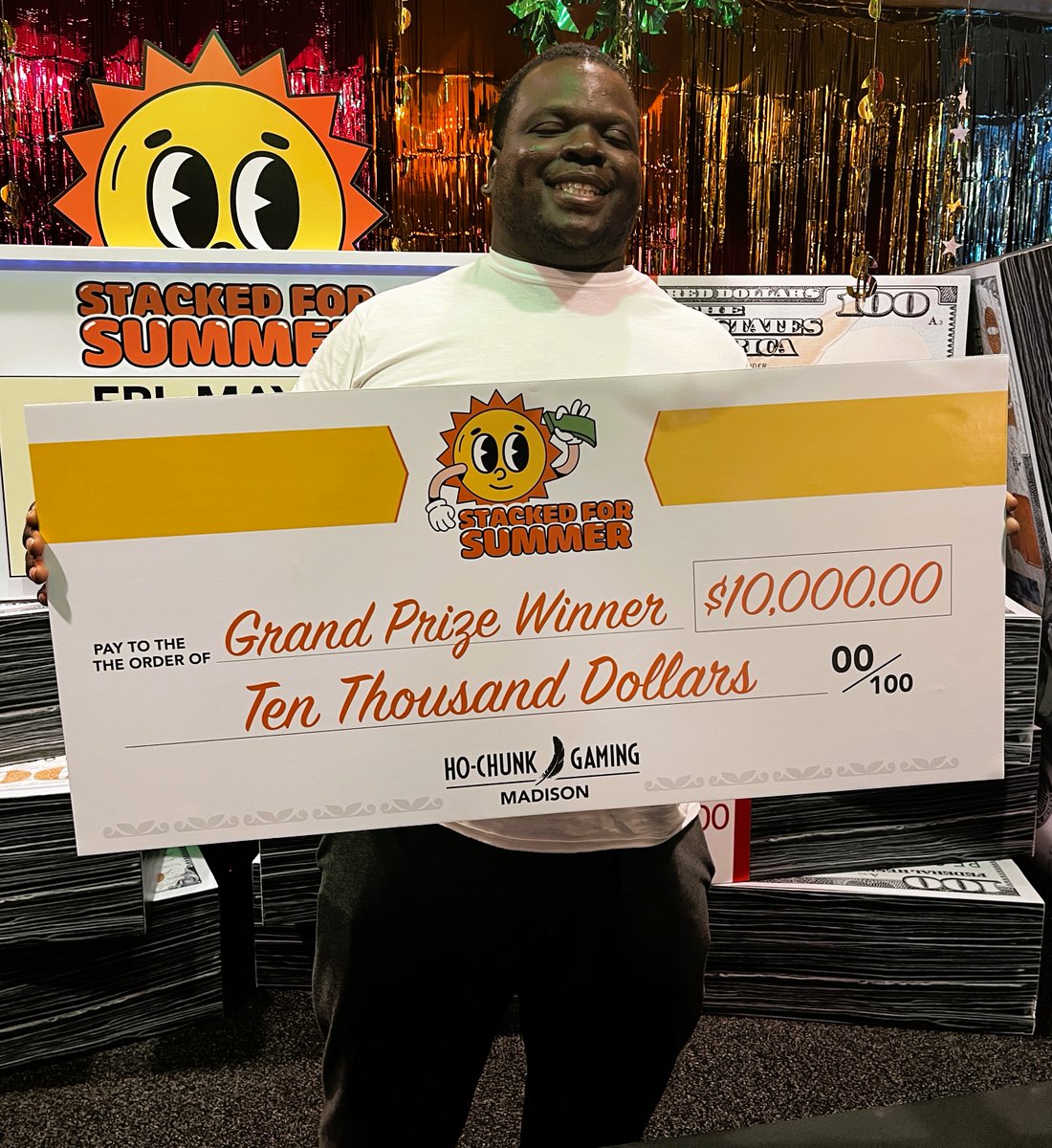 HoChunkMadison's tweet photo. 🌞Our 1st Stacked For Summer Grand Prize winner is Terrance R., who is taking home $10k💰‼️

Things only heat up from here🔥

🟡$25k Grand Prize on 05/29😄
🟠$50k Grand Prize on 06/12🤩
🔴$100k GRAND PRIZE on 06/26😮

Keep stacking up the wins all month‼️ 

#Winnings #BIGWIN https://t.co/ACy0RJv8qN