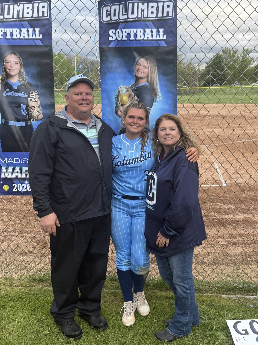 sophiagalligan3's tweet photo. Blessed to have such an incredible team. In 50 innings pitched my catcher Abby and I were able to get 100 strikeouts on the season...and on senior night! Always grateful to be apart of this legacy. @SaintLeoSB @CTimpact18u_P https://t.co/XOPgi1Nres