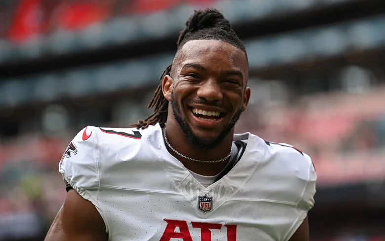 oneweekseason's tweet photo. 32 Teams/32 Days

Day 14: Atlanta Falcons

One of Atlanta's Big 3 is being mispriced in a way that could define your draft

OVERVIEW:
• Stefanski in, Raheem Morris out
• Tua acquired, Penix rehabbing ACL
• Elite Big 3, razor-thin depth

BULL CASE:
• Robinson, London, and Pitts are all 24-25 and in their prime — usage will be heavily concentrated
• NFC South and cross-conference matchups project for high-scoring, volume-rich game scripts
• Neither QB will steal rushing volume — usage funnels predictably to the Big 3

BEAR CASE:
• After the top three weapons, the talent drops off a cliff — no speed or physicality to stress defenses
• Stefanski's Browns ranked bottom-5 in yards per play each of the last three seasons
• Both QBs rely on scheme and weapons to produce — if either concern above hits, there's no safety net

THE EDGE:
The Atlanta Falcons full team preview can be viewed for FREE at @oneweekseason (link in bio)
