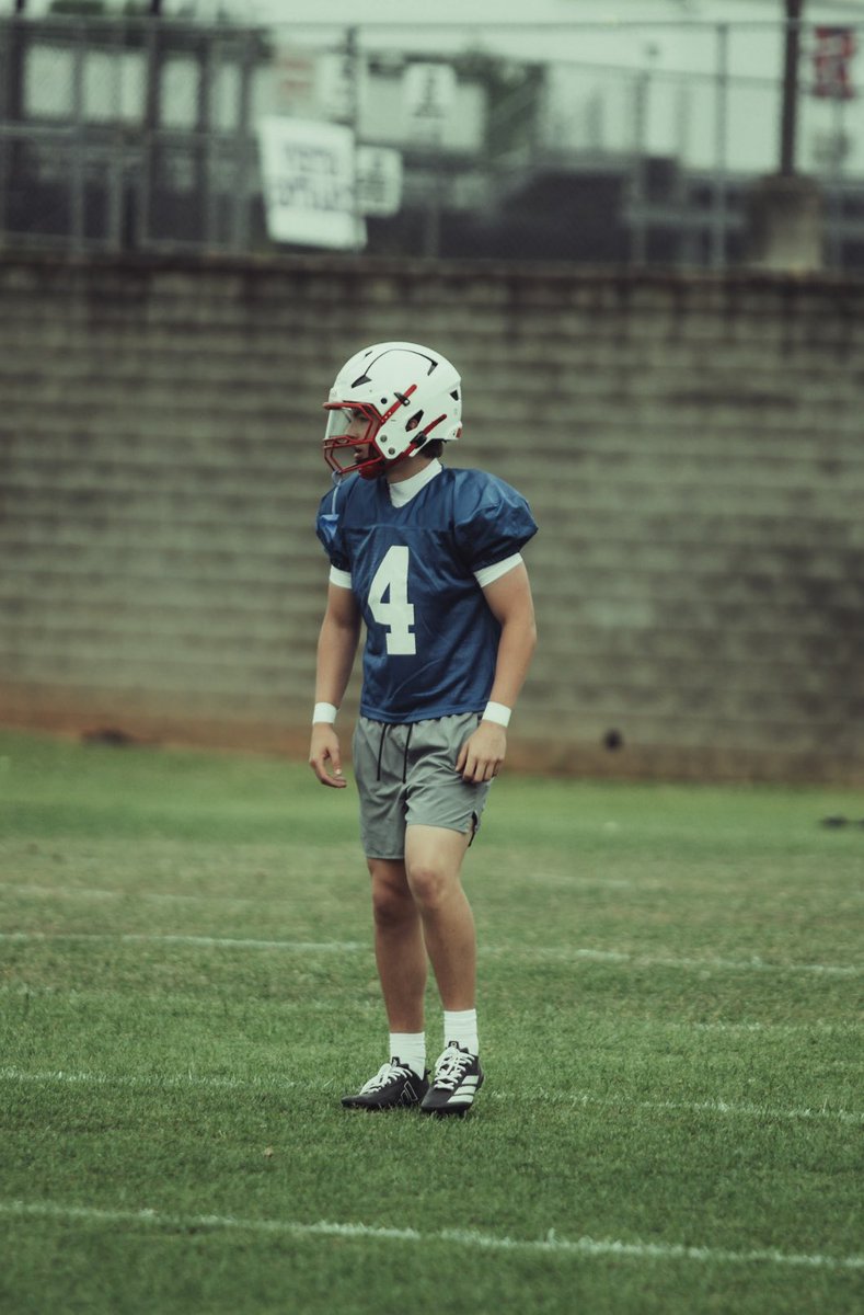 BryceGlunt2029's tweet photo. So glad to be back this spring! Can’t wait to keep working and show everyone who I am this year!!! @MattRochester50 @T_Wright66 @RHS_FB https://t.co/35Luoejcmm
