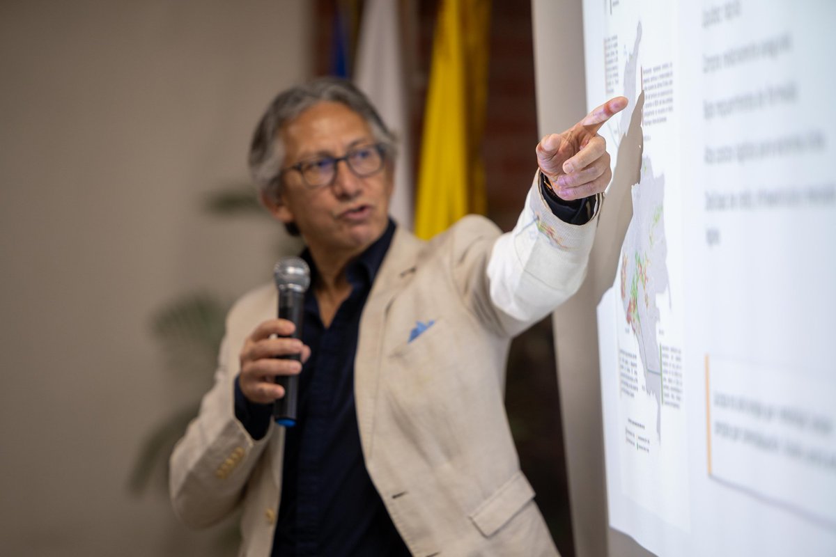 Embajada de Colombia en El Salvador tweet media