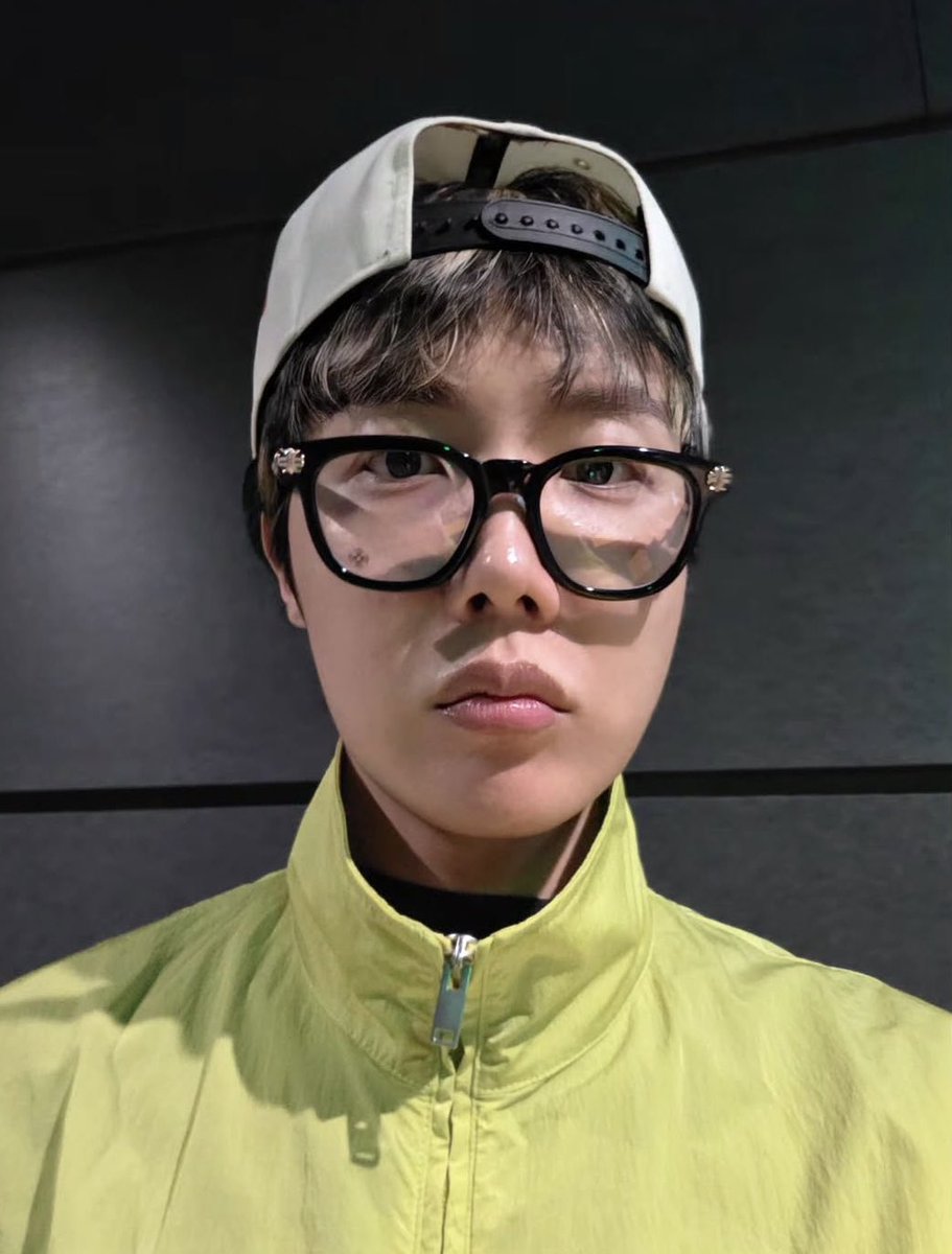 🪭gabs⁷ is seeing bts tweet media