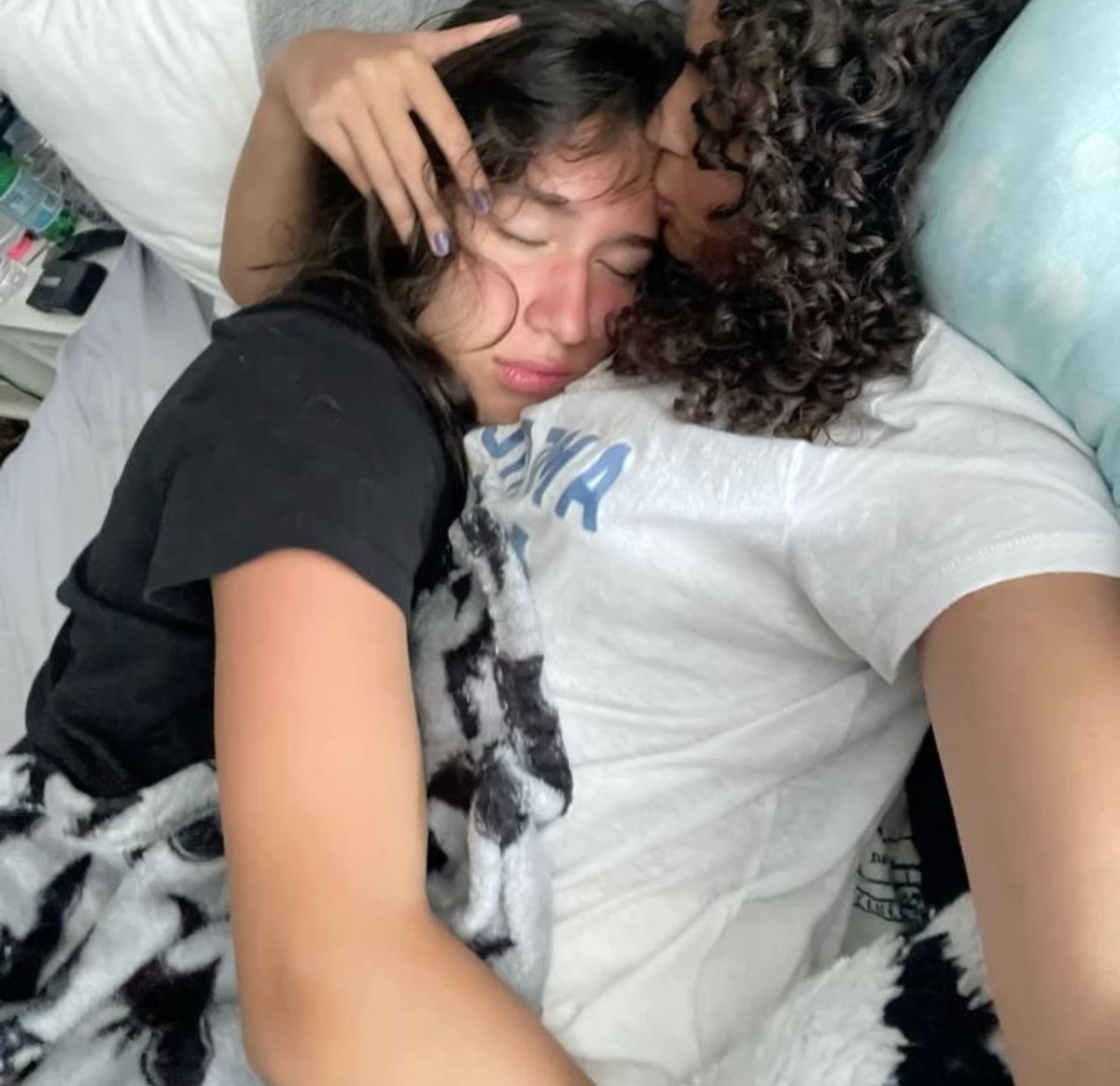 women loving women tweet media