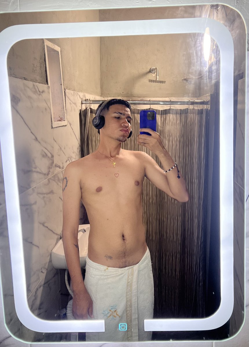 flizardi25's tweet photo. Nos bañamos?🔥😈 https://t.co/svepGVeaCd