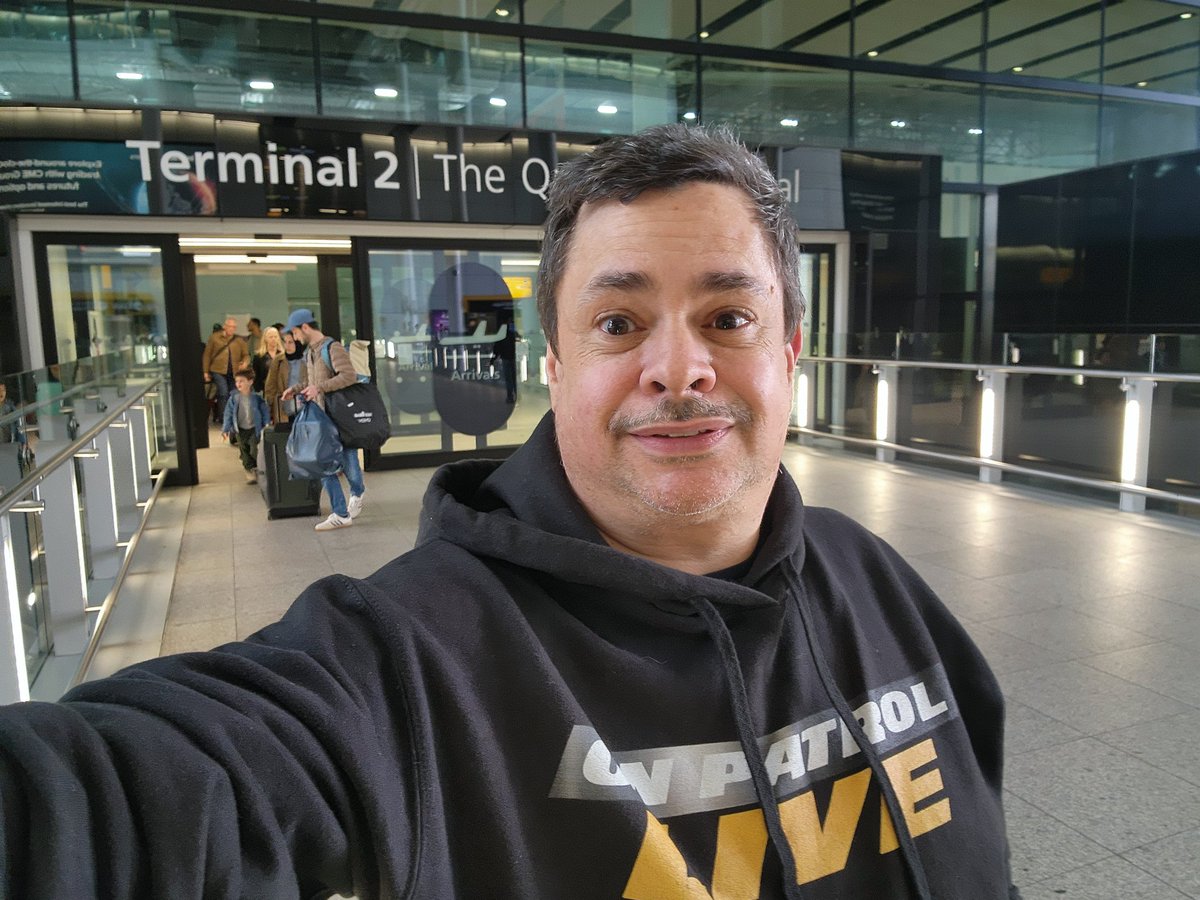 NoFilterPaul's tweet photo. Spreading the #oplive love in London UK @danabrams @Sean_C_Larkin Tom Rizzo @OfficialOPLive and my good buddy @mattiseman @ReelzChannel @REELZPlus https://t.co/vFyYiWwUmy