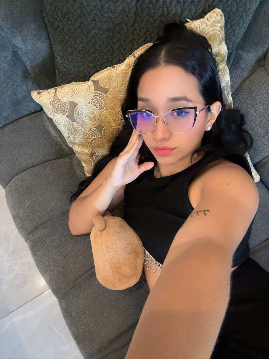 MelissaBeacHB's tweet photo. Selfie❤️ https://t.co/kaXCYTTtSC