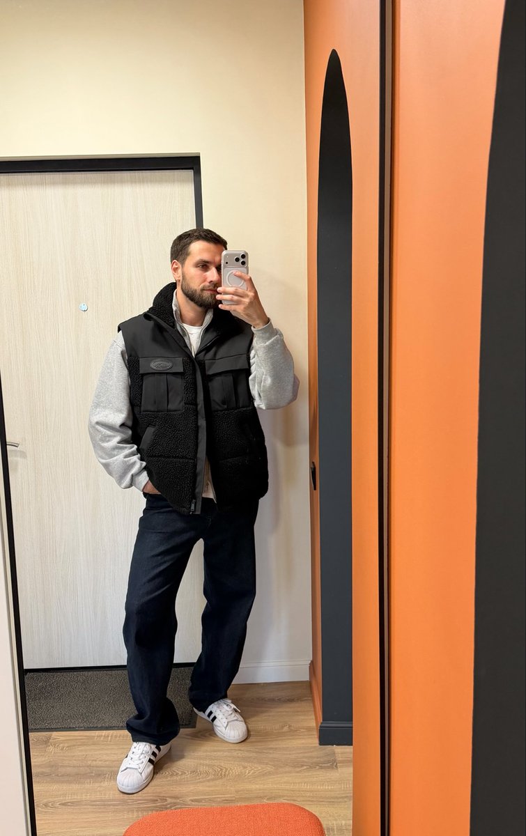 Anton tweet media