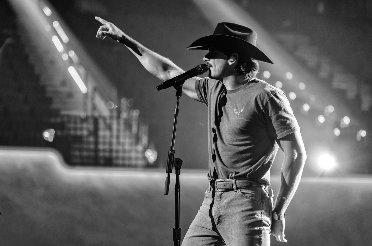ACM Awards tweet media