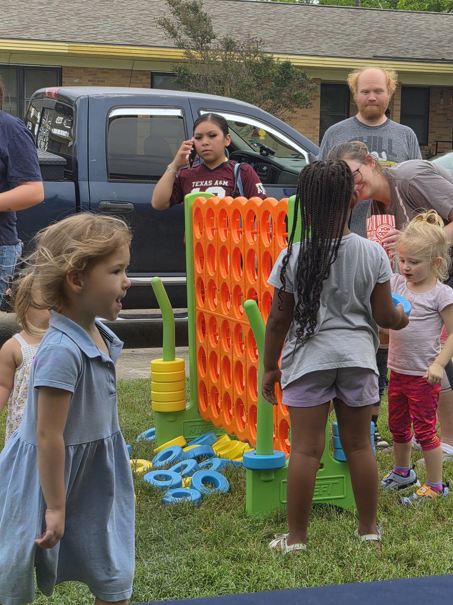 BHSVKOT's tweet photo. VKOT &amp; Exposure2Excellence are hosting Family Fun Night at 706 Dansby! Clean vape free Fun for all! @BryanISD @RustySuretteTV @GCarrabineBryan @TxSayWhat @txyouthaction https://t.co/5CAKqi4ekE