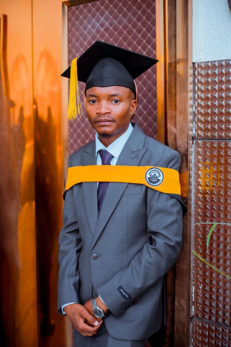 poha_mba's tweet photo. Since 16.05💙😮‍💨 From a Luh Boy into an Astonishing Civil Engineer. I done beat the odds again, you know when a niggx blessed.
HAPPY BIRTHDAY TO ENGINEER WOKOWAMBO🍻🍾 https://t.co/ixWqVwLgps