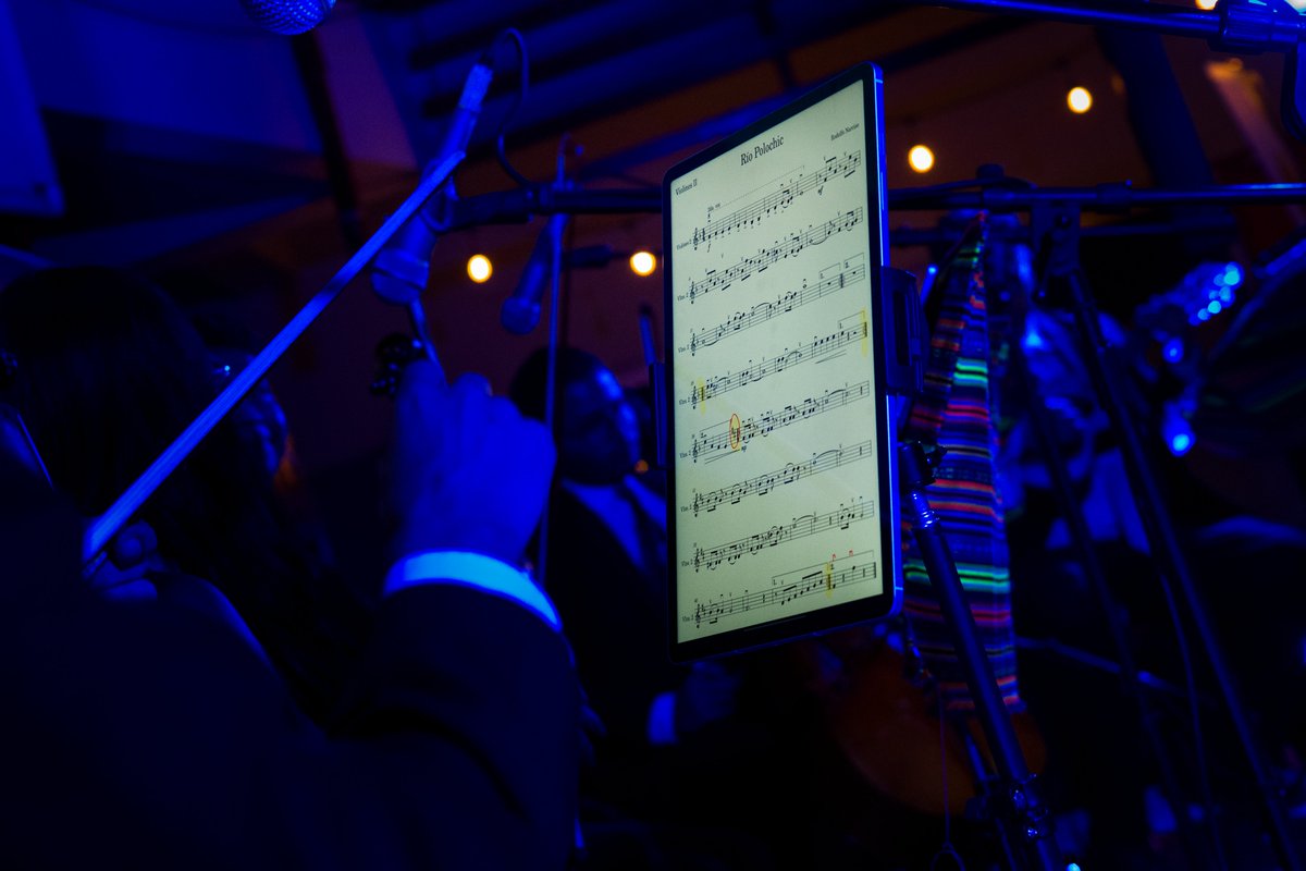 AFGuatemala's tweet photo. 📸🎼🎻 Anoche nos vestimos de gala para recibir el concierto de cámara de la Orquesta Sinfónica Juvenil Intercultural para celebrar el 10mo aniversario de @RotaryLaReforma https://t.co/tnD92XtzqF