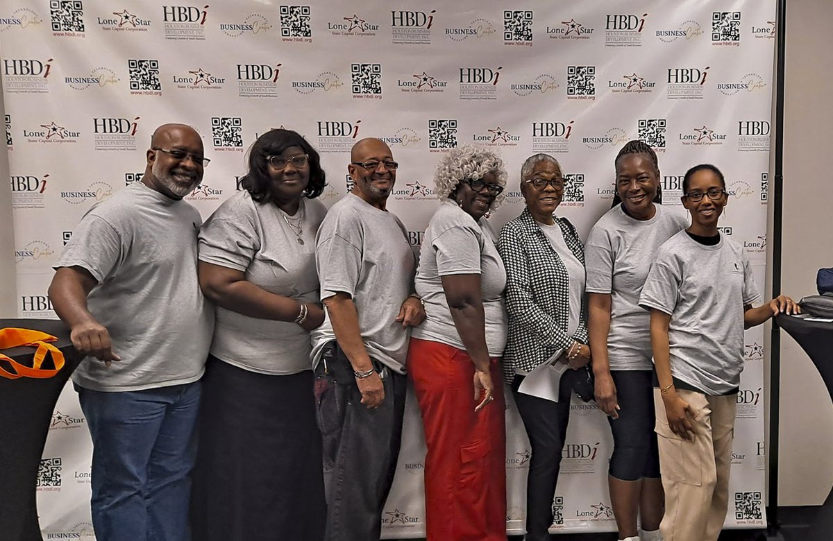 HoustonFoodBank's tweet photo. Houston Food Bank's Civic Hub, Cornerstone Family Resource Center, is getting election‑ready! 🗳️

Like our Civic Hub leaders, take the time to get informed and participate in shaping your community. Get ready to vote here ➡️ https://t.co/95dlKO0VyO https://t.co/szTPpPhwDh