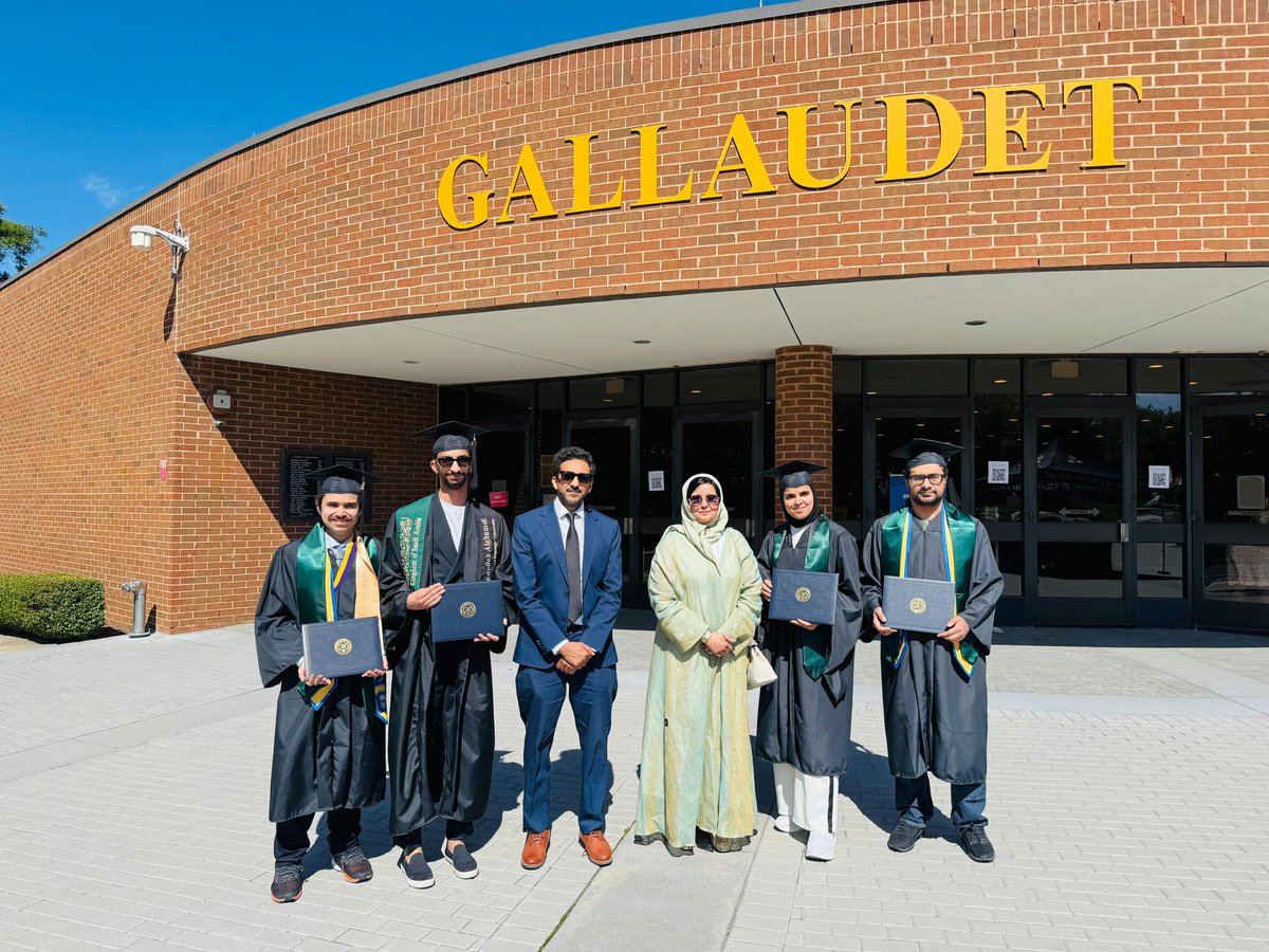 SACM_USA's tweet photo. Congratulations to the Saudi graduates of Gallaudet University today. 🇸🇦🎓
Your achievement is a reflection of determination, excellence, and the limitless potential of Saudi students around the world. Wishing you continued success as you begin a new chapter filled with impact and inspiration.
وضحى الشمري- مرتبة الشرف الأولى
سارة الغامدي - مرتبة الشرف الأولى
عبدالله الغامدي - مرتبة الشرف الأولى
فراس الشماسي - مرتبة الشرف الأولى
فهد التويم - مرتبة الشرف الأولى