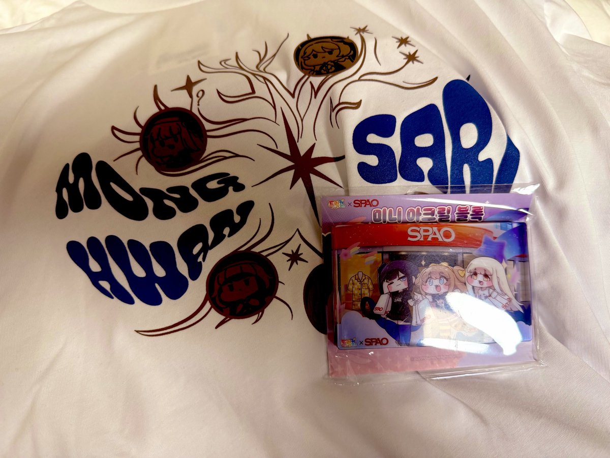 韓国では、SPAOコラボのアクリルスタンドは3種類とも売り切れでした 