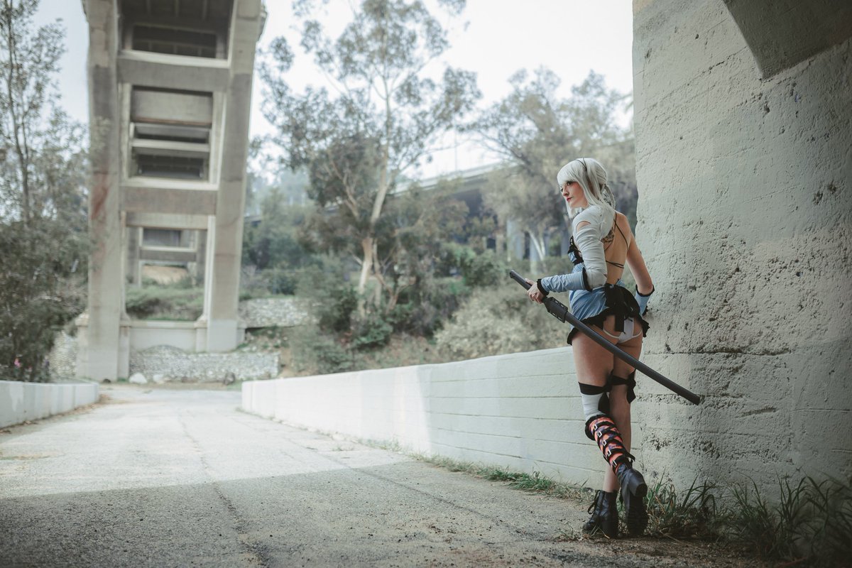 wistchu's tweet photo. Sharing my Kaine cosplay again because I simply cant get over how pretty I felt in this cosplay.... 
@yokotaro needs to make more characters like Kaine... I need more cosplay material please lmao
#kaine #nier #NierReplicant https://t.co/ojCaBVsUA9