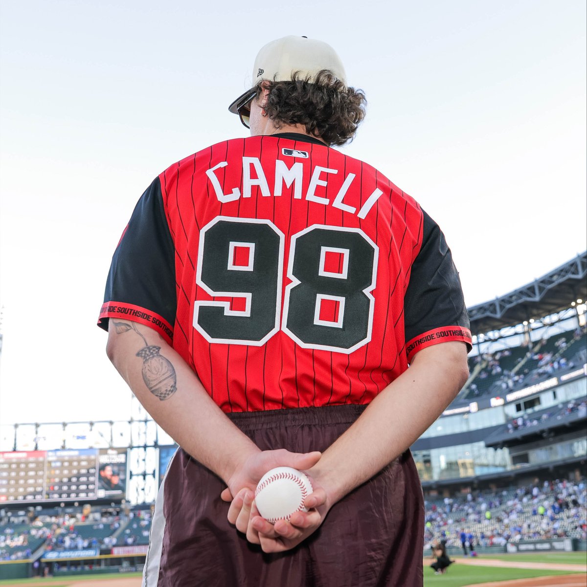whitesox's tweet photo. Belmont Cameli stepped 𝘖𝘧𝘧 𝘊𝘢𝘮𝘱𝘶𝘴 for the night https://t.co/duXrmtbYkI
