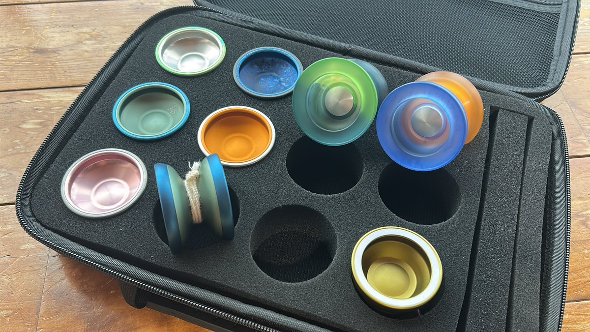 TKC06923247's tweet photo. Slappa JrとJakeのhand paint Dunk PC
slappa Jrがとにかくいい
やっぱりJakeは最高っす
#jakebullock
#jakebullockyoyo https://t.co/8r0UyyK2jh